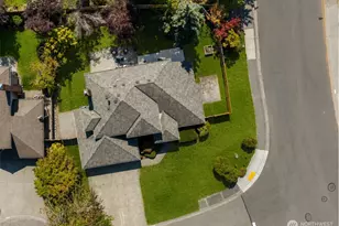24717 SE 45th Pl, Issaquah, WA 98029 - Photo 34