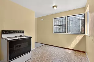 3011 E Pine St, Seattle, WA 98122 - Photo 8