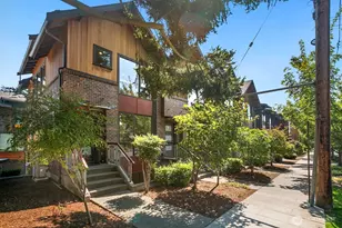 6542 32nd Ave NE, Seattle, WA 98115 - Photo 2
