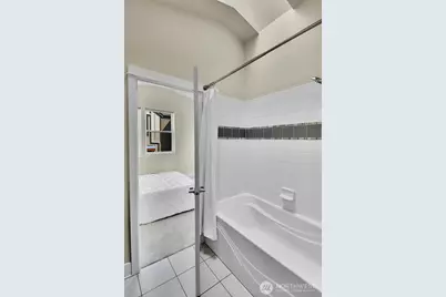 11711 Greenwood Ave N #B, Seattle, WA 98133 - Photo 20