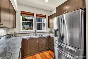 11711 Greenwood Ave N, Seattle, WA 98133 - Photo 8