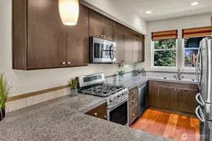 11711 Greenwood Ave N, Seattle, WA 98133 - Photo 10