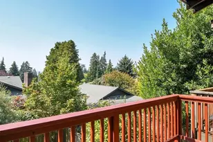 11711 Greenwood Ave N, Seattle, WA 98133 - Photo 12