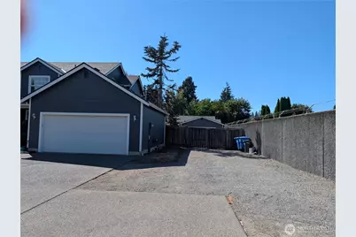 1316 19th Street Pl NW, Puyallup, WA 98371 - Photo 2