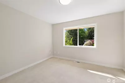 8144 W Mercer Way, Mercer Island, WA 98040 - Photo 26