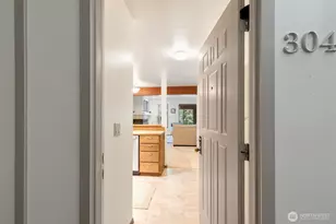 12027 15th Ave NE, Seattle, WA 98125 - Photo 4