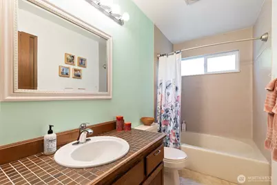12027 15th Avenue NE #304, Seattle, WA 98125 - Photo 32