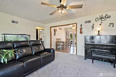 1229 Browns Point Boulevard, Tacoma, WA 98422 - Photo 6
