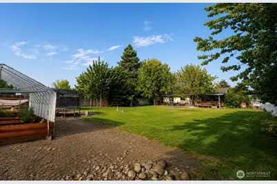 8831 NE Hillcrest Drive, Moses Lake, WA 98837 - Photo 36