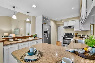 629 Kirkland Way #B11, Kirkland, WA 98033 - Photo 4