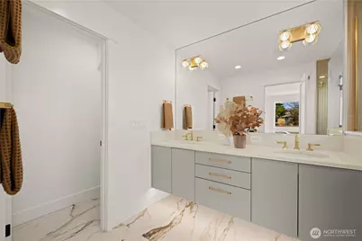 2903 3rd Avenue N, Seattle, WA 98109 - Photo 28