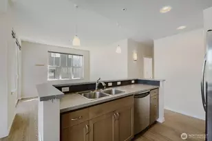 16141 Cleveland St, Redmond, WA 98052 - Photo 12