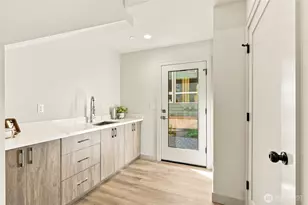 6945 Ellis Ave S, Seattle, WA 98108 - Photo 12