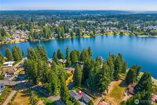 15729 Larch Way, Lynnwood, WA 98087 - Photo 2