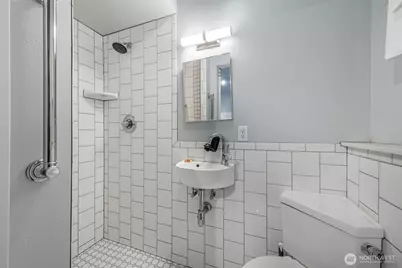 8804 5th Avenue NE, Seattle, WA 98115 - Photo 18