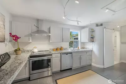 8804 5th Avenue NE, Seattle, WA 98115 - Photo 16
