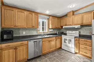 21716 146 St E, Bonney Lake, WA 98391 - Photo 14