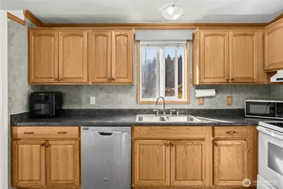 21716 146th Street E, Bonney Lake, WA 98391 - Photo 16