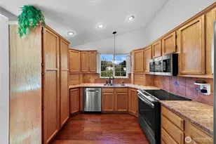 2901 Montgomery Pl, Mount Vernon, WA 98274 - Photo 16