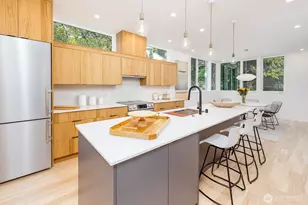 2011 NE 123rd St, Seattle, WA 98125 - Photo 10