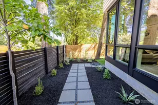 2011 NE 123rd St, Seattle, WA 98125 - Photo 32