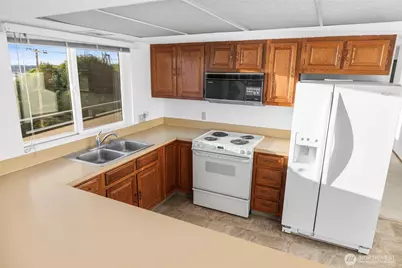 402 Boulevard #202, Bellingham, WA 98225 - Photo 12