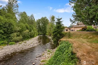 209 Emery Avenue N, South Prairie, WA 98385 - Photo 2