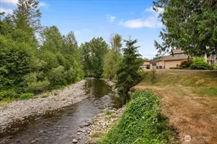 209 Emery Ave N, South Prairie, WA 98385 - Photo 2