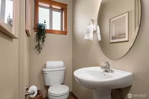 2340 44th Ave SW, Seattle, WA 98116 - Photo 12