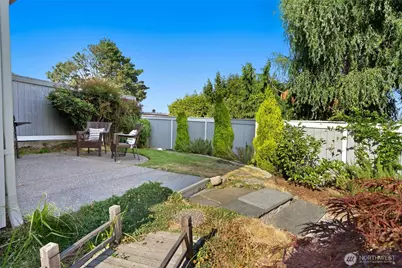 3802 25th Avenue W #4G, Seattle, WA 98199 - Photo 24