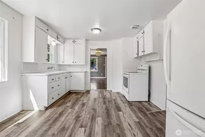 6925 52nd Avenue W, University Place, WA 98467 - Photo 2