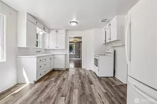 6925 52nd Ave W, University Place, WA 98467 - Photo 2