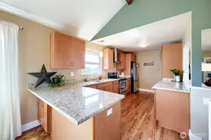 909 SW Langston Rd, Renton, WA 98057 - Photo 6