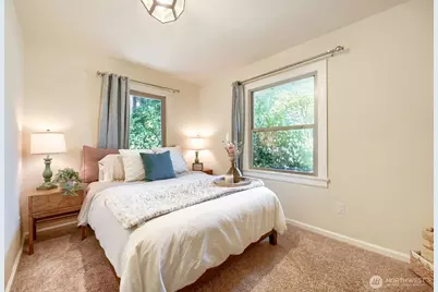 909 SW Langston Road, Renton, WA 98057 - Photo 10