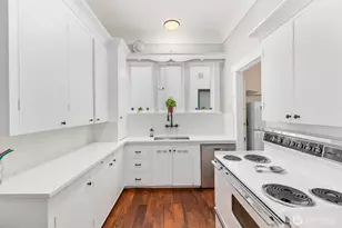 307 W Highland Dr, Seattle, WA 98119 - Photo 14