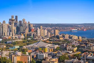 307 W Highland Dr, Seattle, WA 98119 - Photo 2