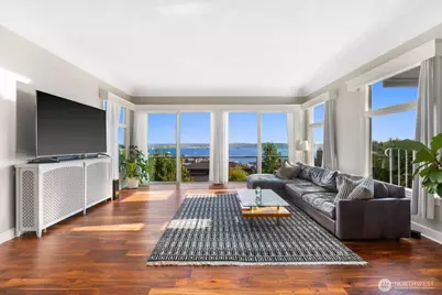 307 W Highland Drive, Seattle, WA 98119 - Photo 6