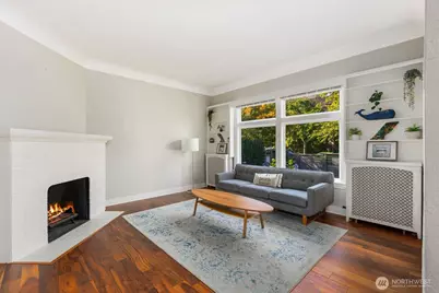307 W Highland Drive, Seattle, WA 98119 - Photo 10