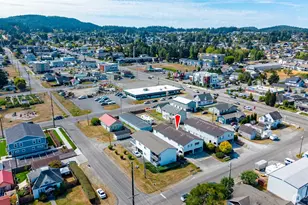 903 27th St, Anacortes, WA 98221 - Photo 2