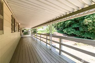 2337 W Hills Dr, Longview, WA 98632 - Photo 28