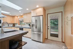 2337 W Hills Dr, Longview, WA 98632 - Photo 8