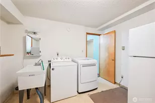 2337 W Hills Dr, Longview, WA 98632 - Photo 22