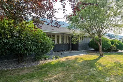 102 E Adams Avenue, Morton, WA 98356 - Photo 2