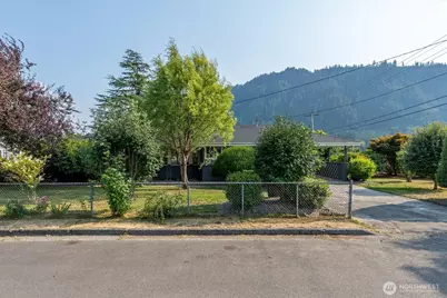 102 E Adams Avenue, Morton, WA 98356 - Photo 4