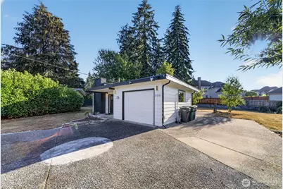 233 S 301st Street, Federal Way, WA 98003 - Photo 2