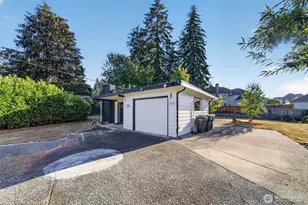 233 S 301st St, Federal Way, WA 98003 - Photo 2