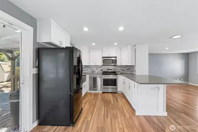 1413 S 276th Place, Des Moines, WA 98198 - Photo 10