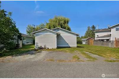 221 Front Street, Sumas, WA 98295 - Photo 16