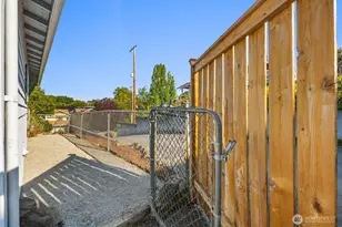 4131 21st Ave SW, Seattle, WA 98106 - Photo 8