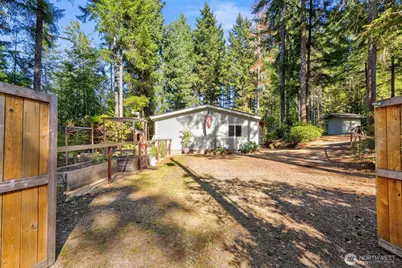 111 NE Collins Drive E, Tahuya, WA 98588 - Photo 2
